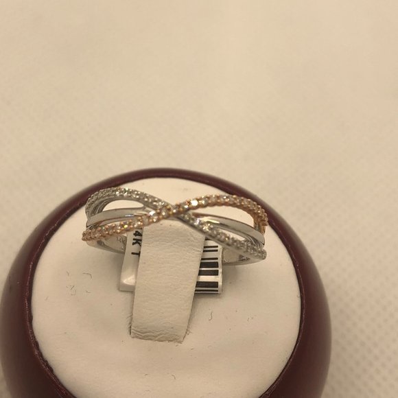14 Karot White & Rose Gold Ring, 1/5 CTW, Size 7.2